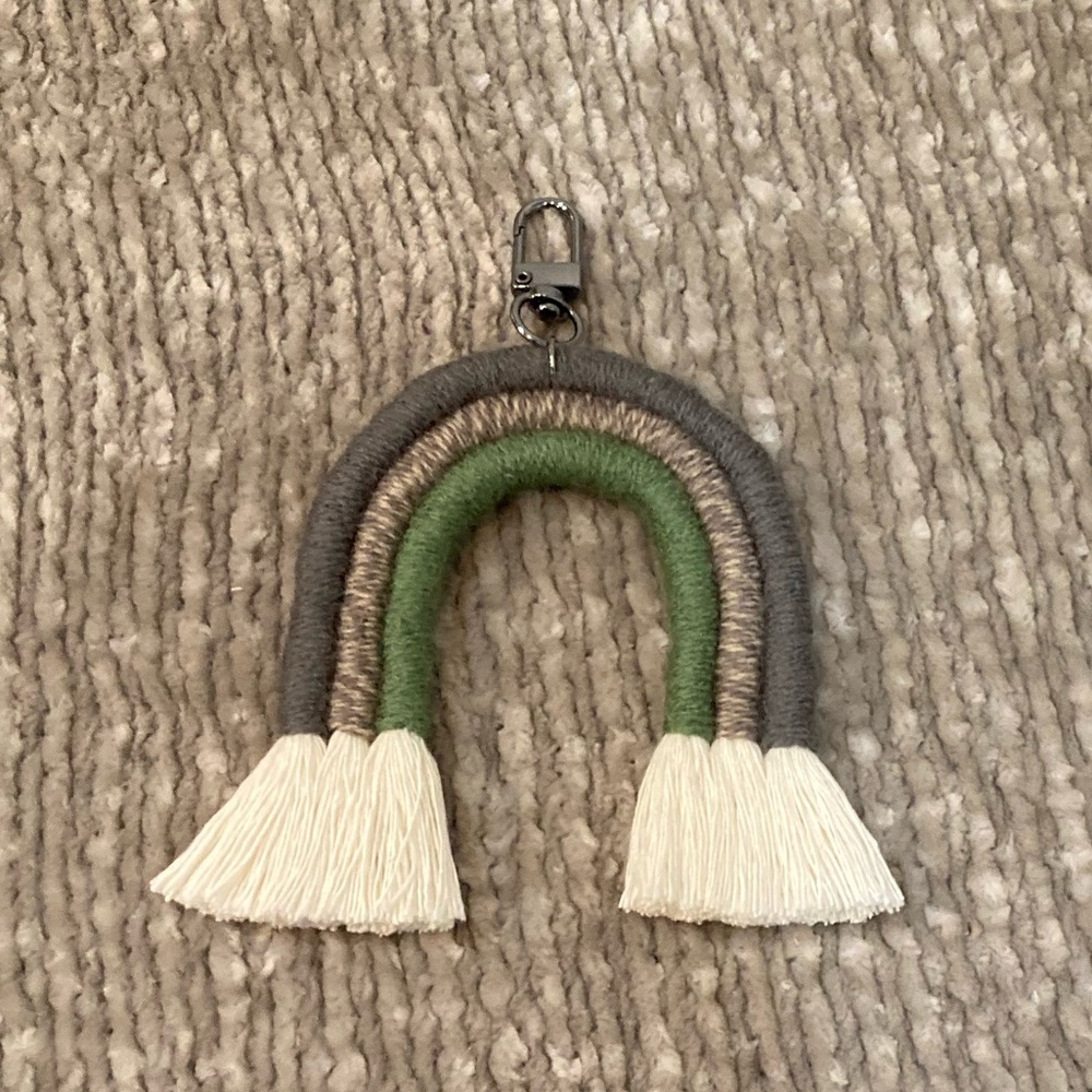 🔸NWT🔸 Boho Macrame Rainbow Keychain